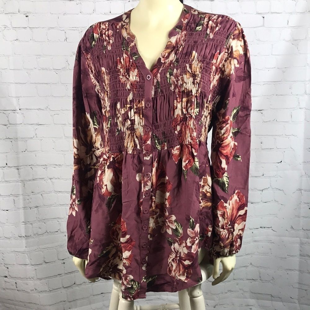 Torrid Ruched Buttondown Blouse Hi-low hem. NWT Detatched Size 12